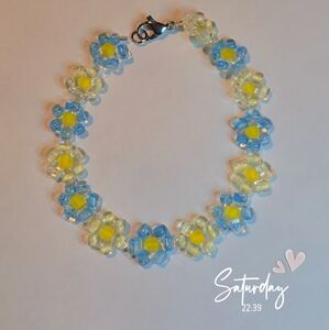 Floral Beaded Bracelet with Blue and Yellow Accents